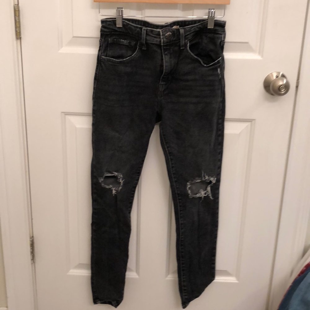 Used Levi’s high waisted rip jeans